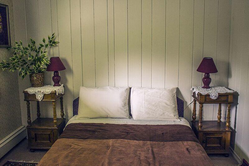 The Cozy Cubbyhole B&B 100 Mile House 외부 사진