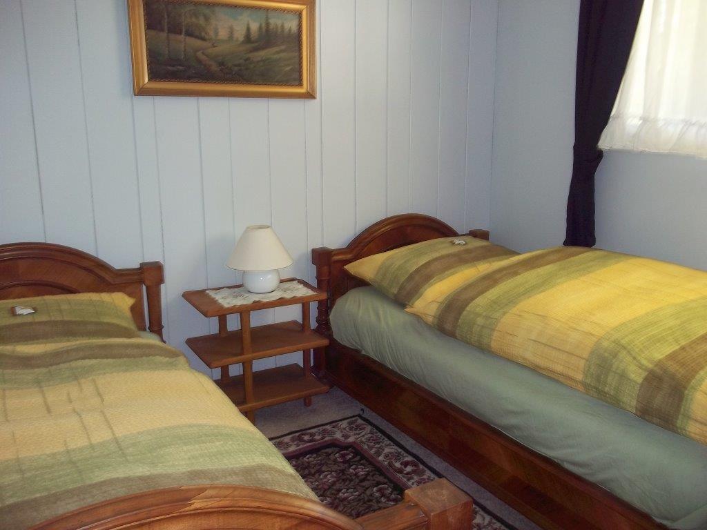 The Cozy Cubbyhole B&B 100 Mile House 외부 사진